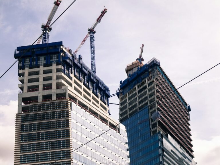 Immeubles en construction en Île-de-France : flocage coupe-feu des structures en construction neuve