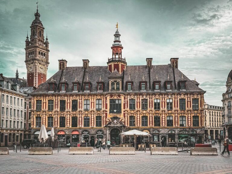 Flocage coupe-feu Lille : bâtiments anciens et ERP du centre, autour de la Vieille Bourse